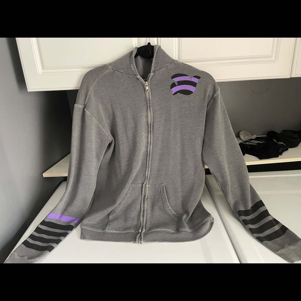 Free city zip up